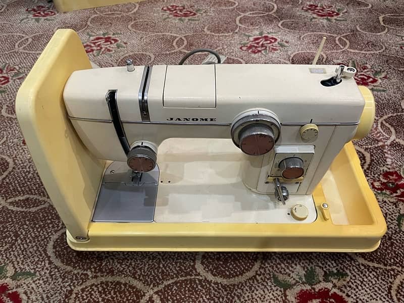 Janome Sewing Machine in Very Good Condition 100% Genuine Japani 3