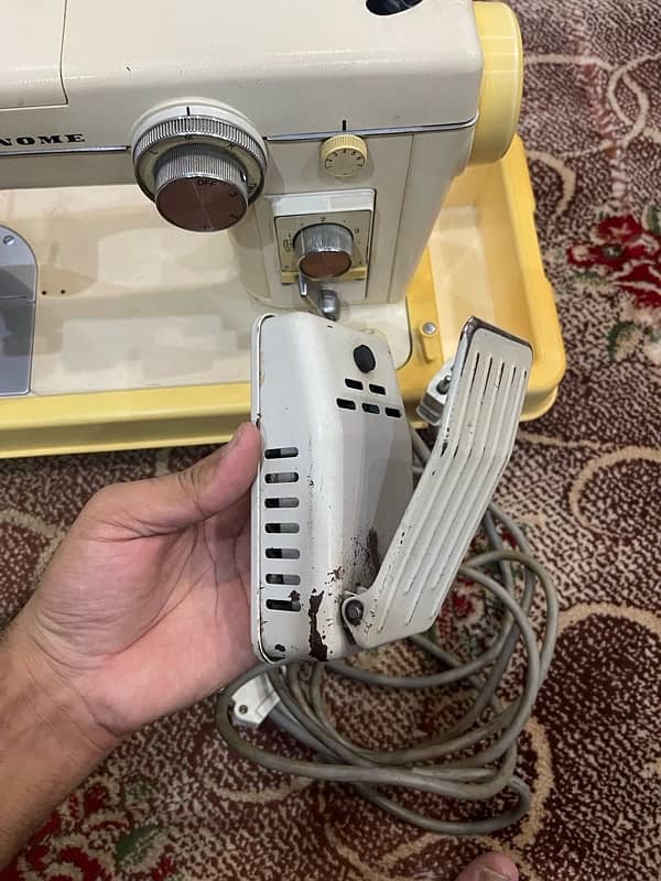 Janome Sewing Machine in Very Good Condition 100% Genuine Japani 11