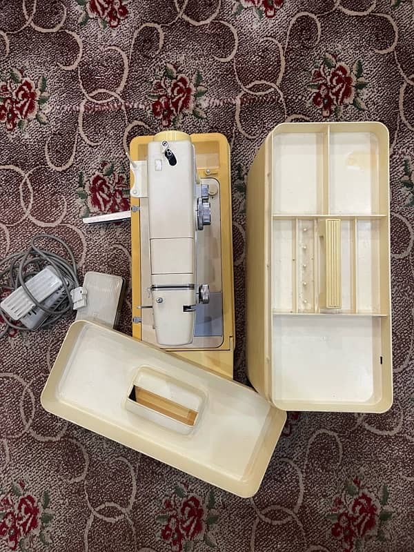 Janome Sewing Machine in Very Good Condition 100% Genuine Japani 12