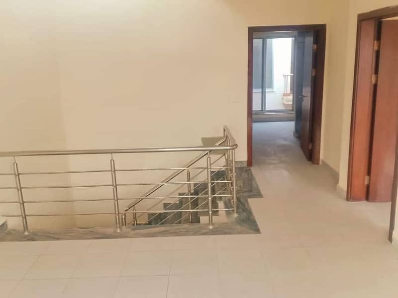 3 Bedrooms Luxury Villa for Rent in Bahria Town Precinct 10-B & 11B (152 sq yrd) 8