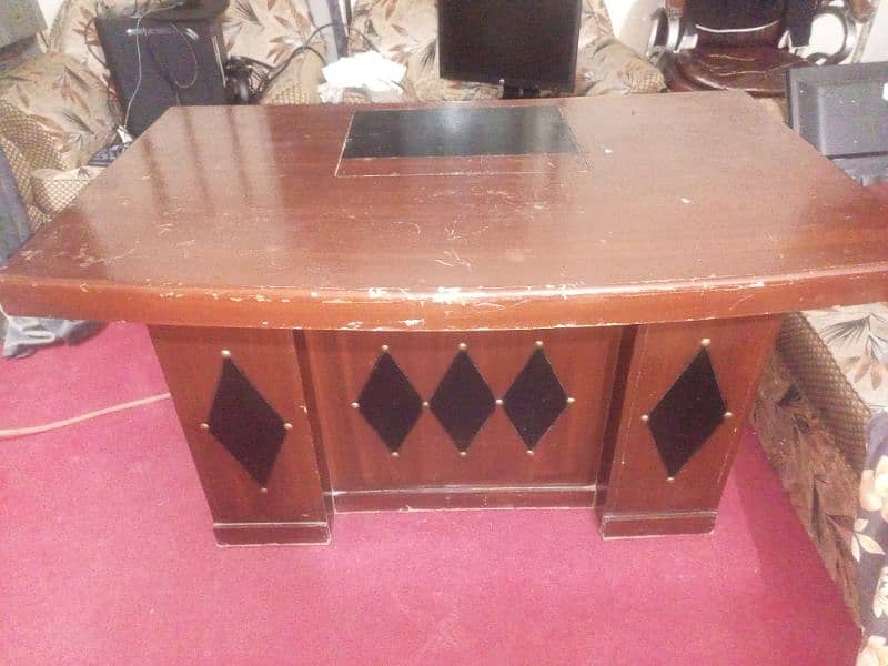 Computer table for sale in 10k 0