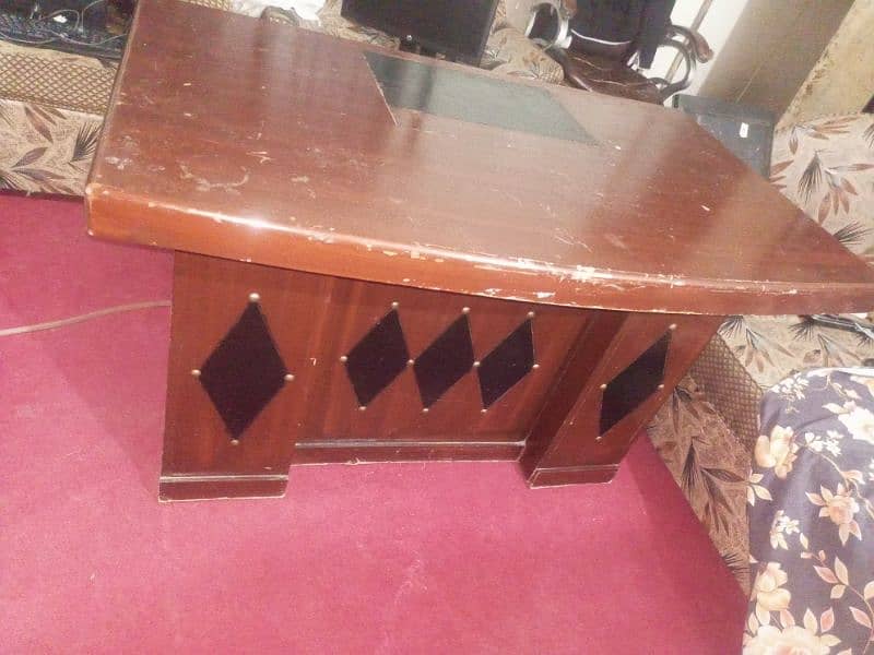 Computer table for sale in 10k 1