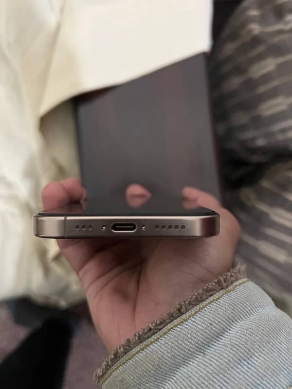 iPhone 16 Pro Desert Titanium 2