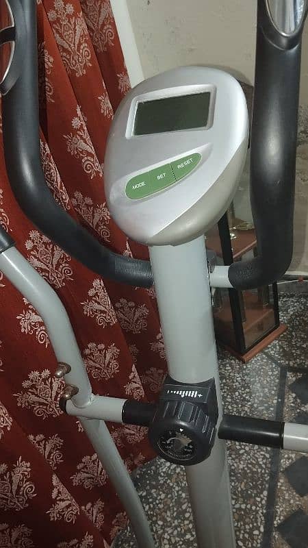 elliptical cycle in new condition for sale 1