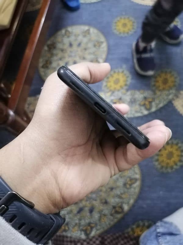 Google Pixel 5 . NoN PTA . . Urgent Sale . 4