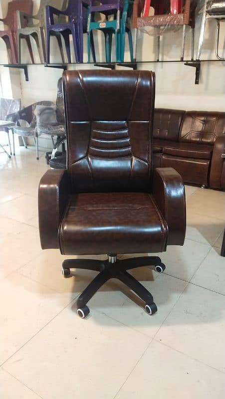 Office luxury executive revolving chair available with cash on deliver 1