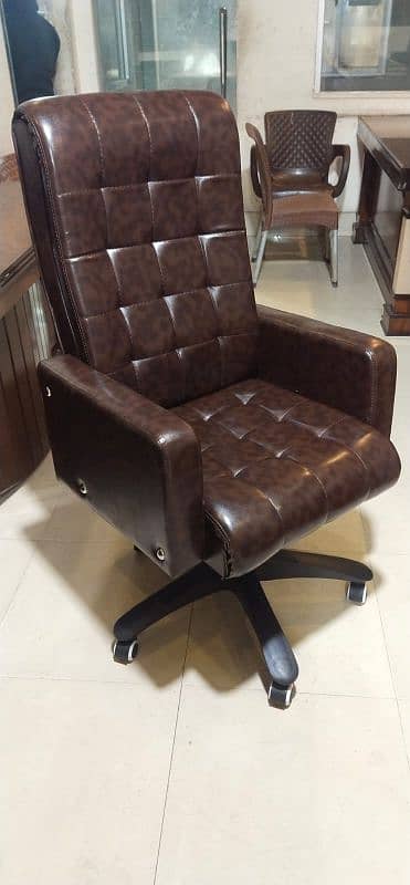 Office luxury executive revolving chair available with cash on deliver 8