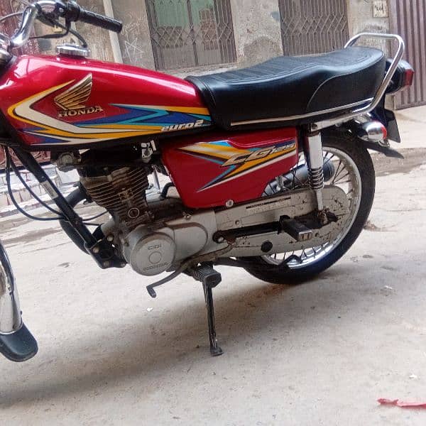 Honda CG 125 Bikes by City · Honda CG 125 · PKR 3