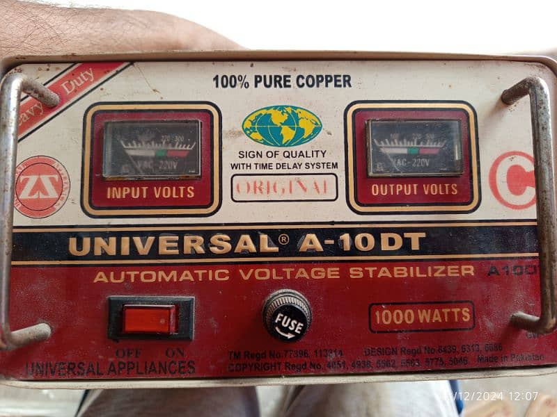 Universal Voltage Stabilizer A-10D- 1000 Watts 0