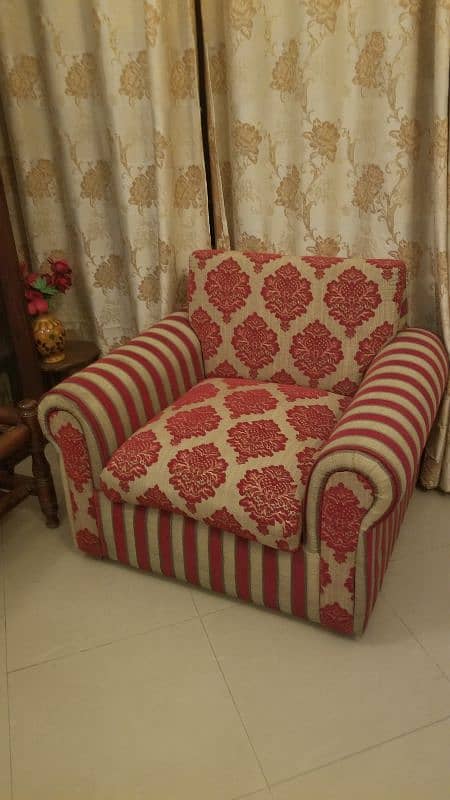 4 Seater sofa set in good condition 2