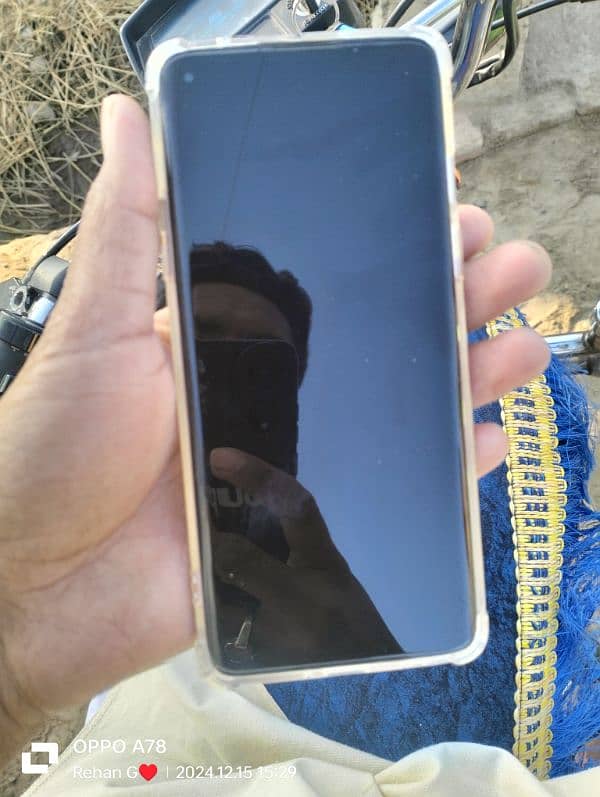 One plus 8 8gb ram 128gb rom mint condition for sale 2