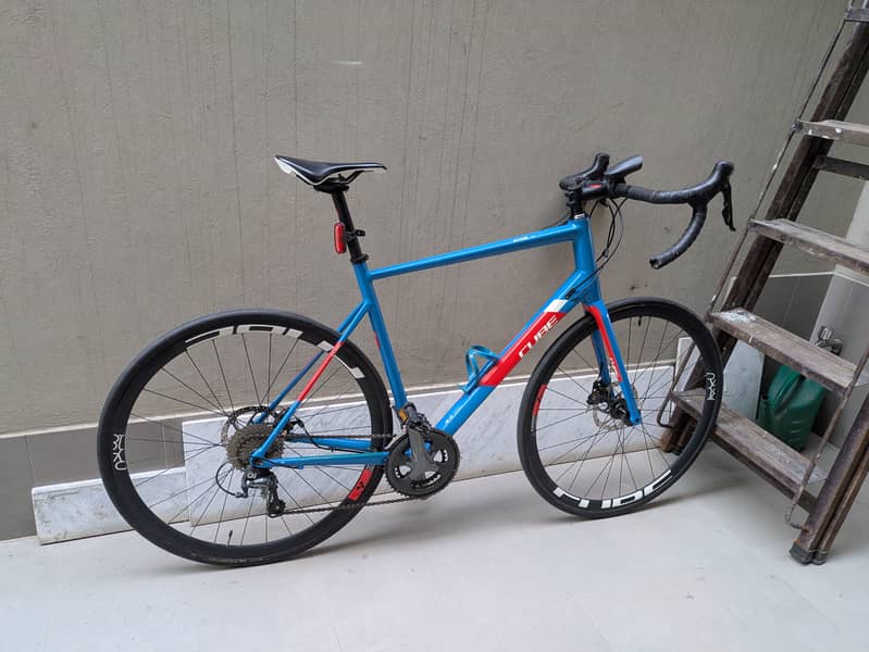 2020 Cube Attain Race Road Bike with Large Frame 1