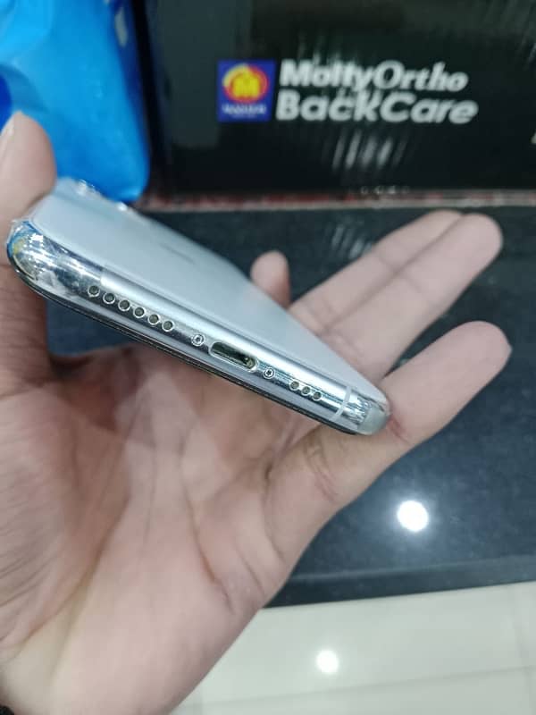 condition 10/10 all ok battery health 93 hai 64 gb hai 0