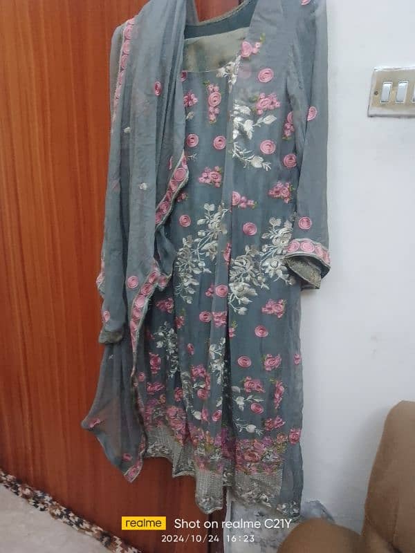 little used cloths party wear best condition 1