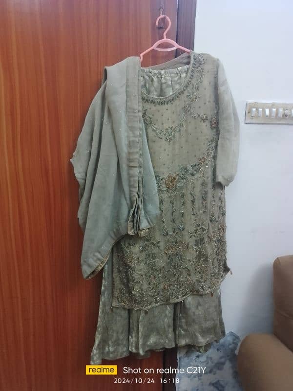 little used cloths party wear best condition 9