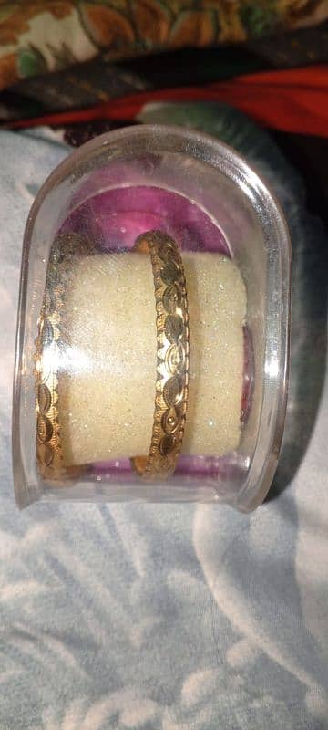 2 bangles urgent sale size 2/5 5