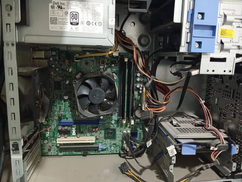 PC for sale at a very low price 4