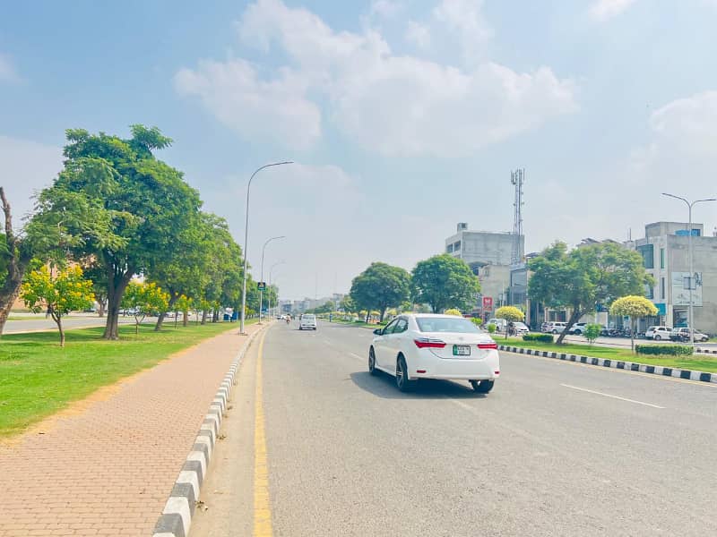 8 Marla Super Hot Facing Ring Road Facing Allama Iqbal Road Commercial Plot For Sale Situated among International Food Brands Lake City Lahore. 3