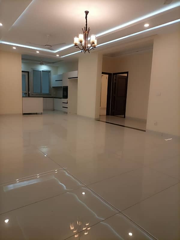 Luxury 3 bedroom lower portion for Rent in F-11 Islamabad 0