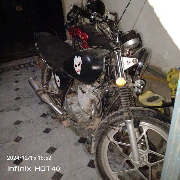 Suzuki bike gud condition for sale urgent needed money 1