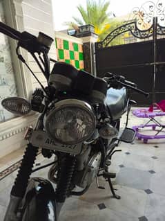 Suzuki 150 GS urgent for sale 295000