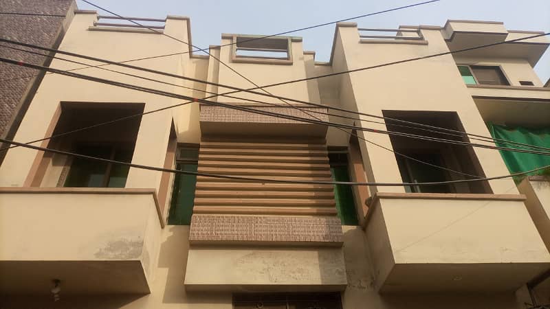 3.5 Marla double story 3 bed 1 drawing 2 store double kitchen 2 electricity 1 gas meter for sale 0