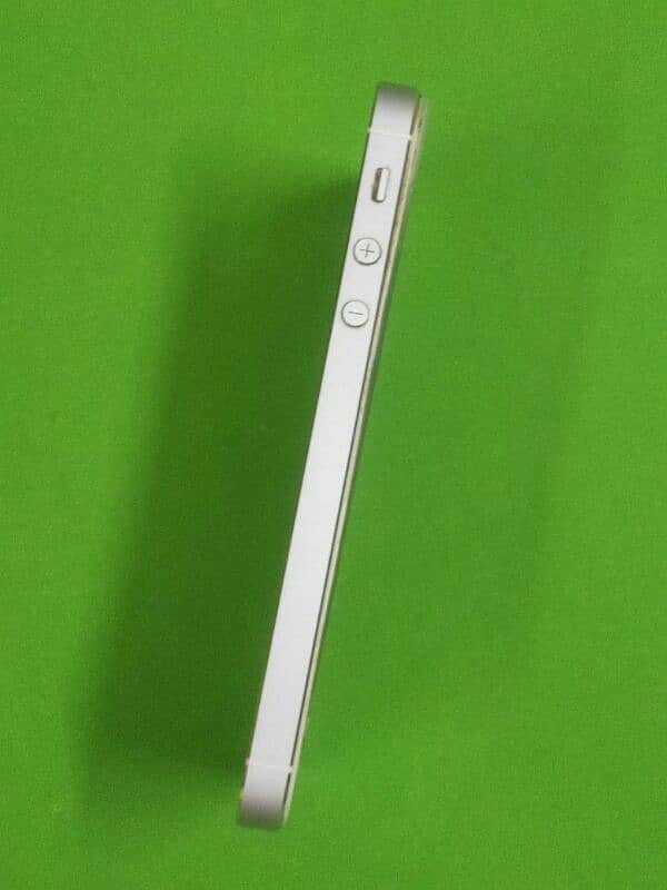 iPhone 5S PTA approved 16 GB 4