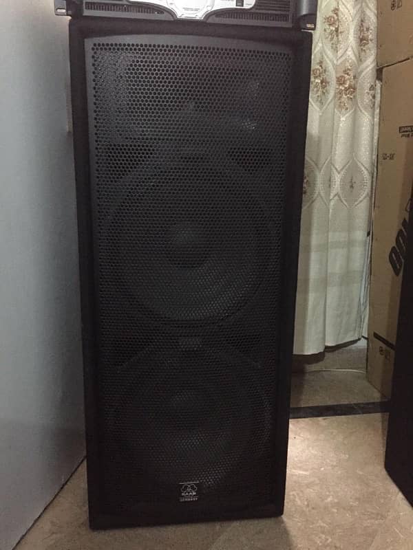 2 SP 4 Speakers, 1 Mixter 1000W, 1 Amp 1500W, 1 Follow Spot light Sale 0