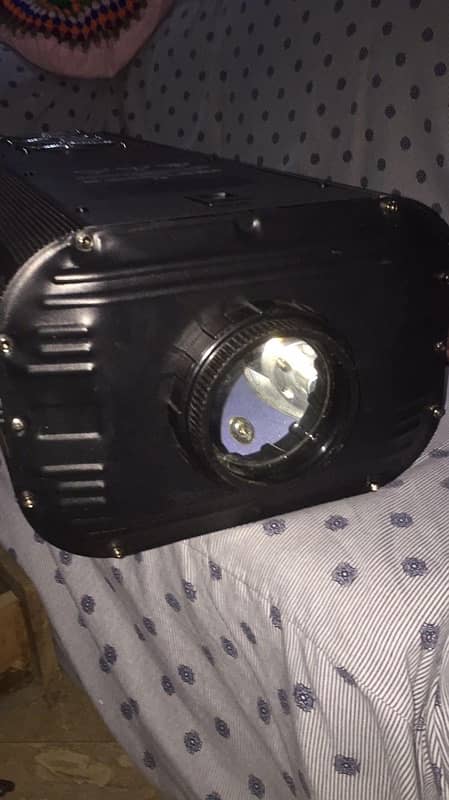 2 SP 4 Speakers, 1 Mixter 1000W, 1 Amp 1500W, 1 Follow Spot light Sale 5