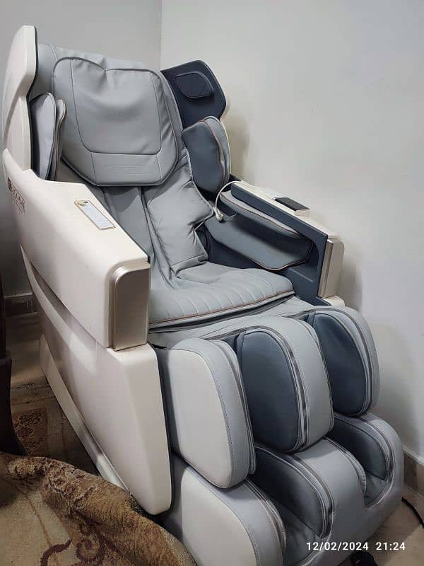 JC Buckman ExaltUs 4D Massage Chair 0