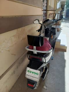 RAMAZAN OFFER Reevo electric scooter