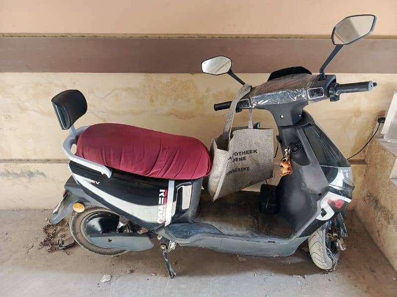 Reevo electric scooter 2