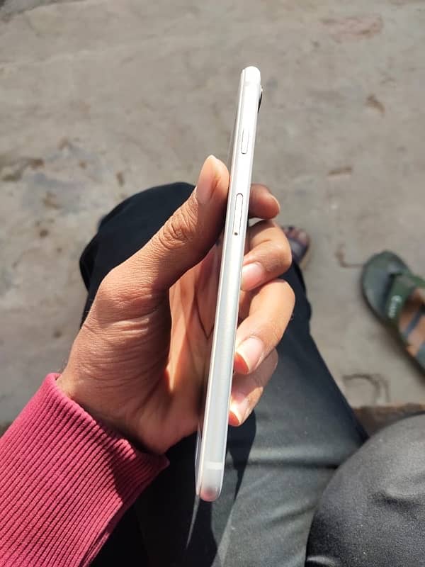 iphone 8plus 64gb pta approved . . 2