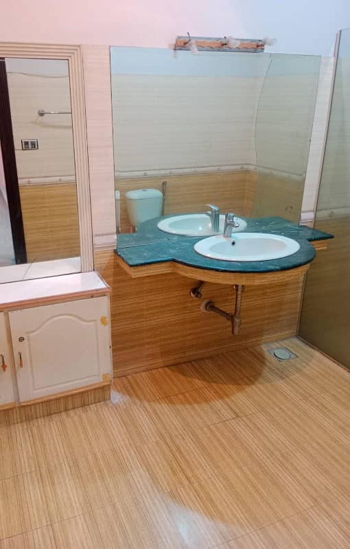 1 kanal Neat & Clean Upper Portion For Rent (Original Pic's Attached) 1