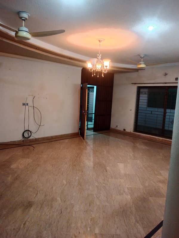 1 kanal Neat & Clean Upper Portion For Rent (Original Pic's Attached) 4