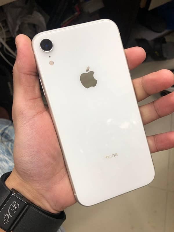 iphone xr pta approved dual sim 0