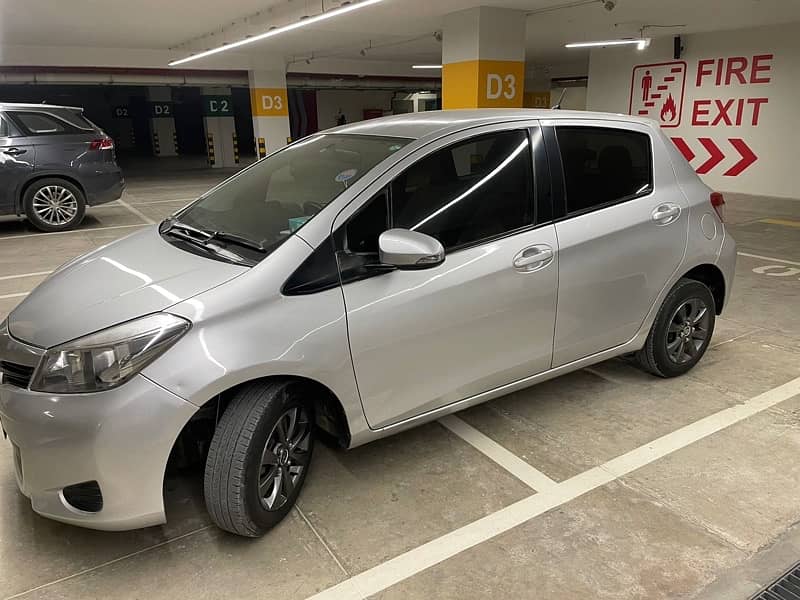 Toyota Vitz 2014/2017 (First Owner) 3