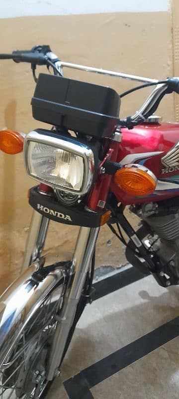 Honda 125 model 10-11-2022 7700  km Driven   Islamabad registered 0