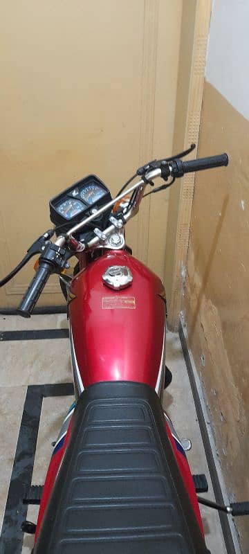 Honda 125 model 10-11-2022 7700  km Driven   Islamabad registered 7