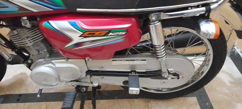 Honda 125 model 10-11-2022 7700  km Driven   Islamabad registered 10