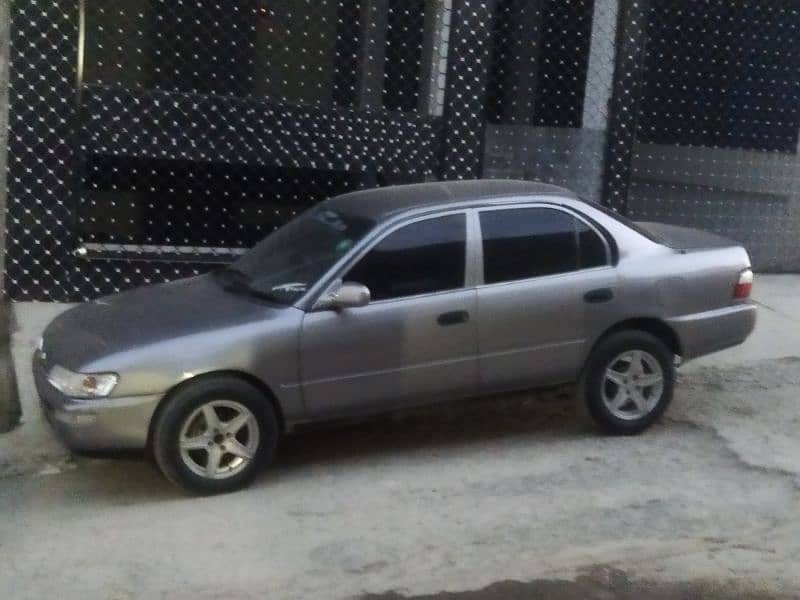 Toyota Corolla XE 2001 0