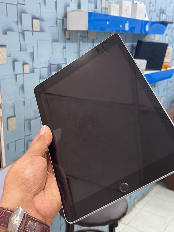 apple iPad 6 128gb 4