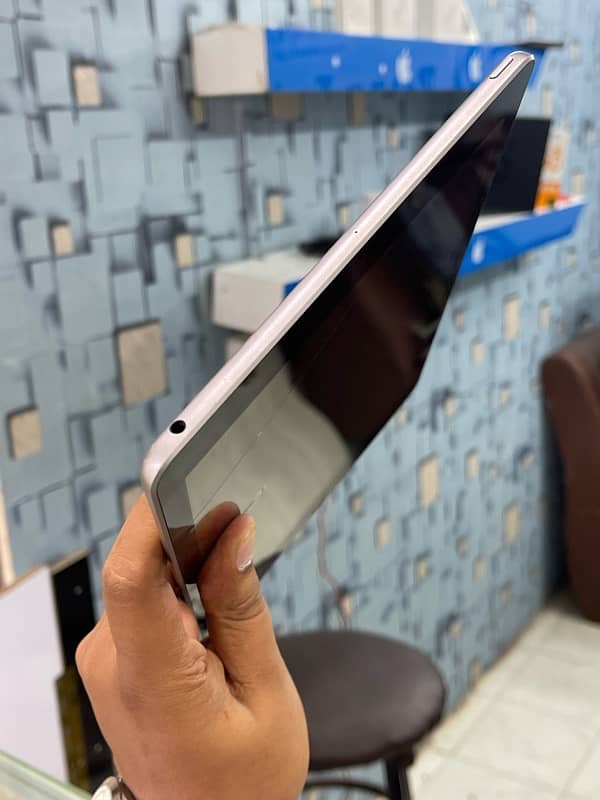 apple iPad 6 128gb 7