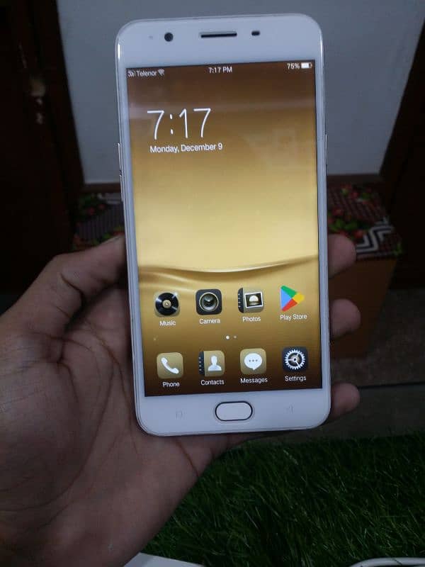 Oppo F1s (4gb 64gb Complete box) 3