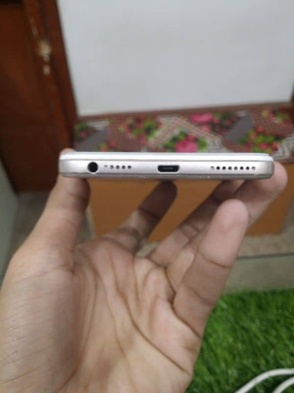 Oppo F1s (4gb 64gb Complete box) 5