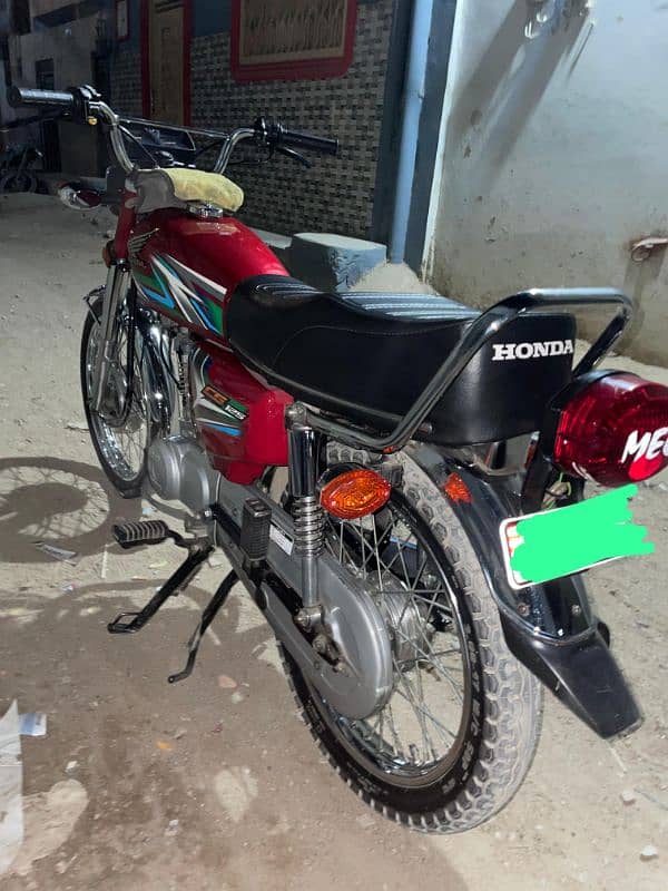 HONDA CG-125 2023 Red Color Karachi Number. 3