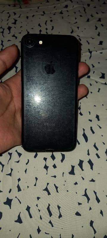 iphone 7 (non pta) with charger (128gb) 2