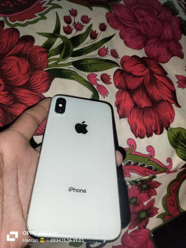 IAM selling my iPhone xs 4