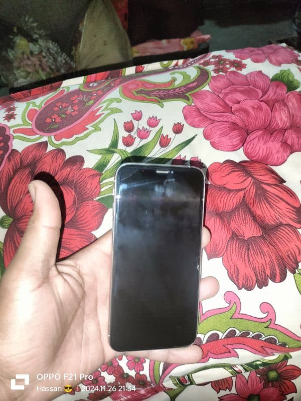 IAM selling my iPhone xs 8