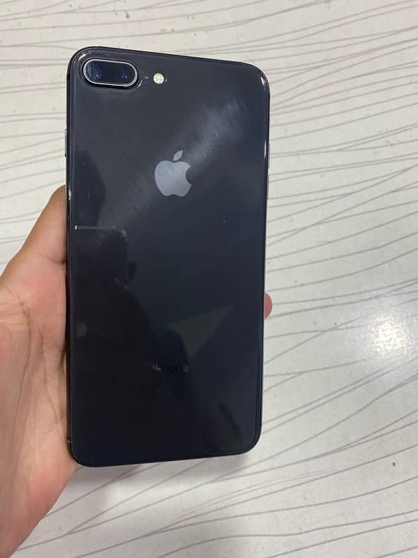 iPhone 8 Plus 2